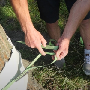 uchycení slackline očkem